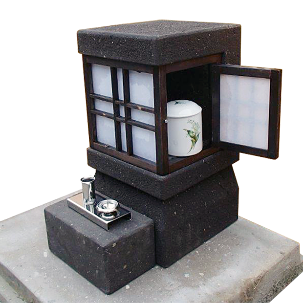 Stone Lantern Incorporating Your Pet’s Resting Place